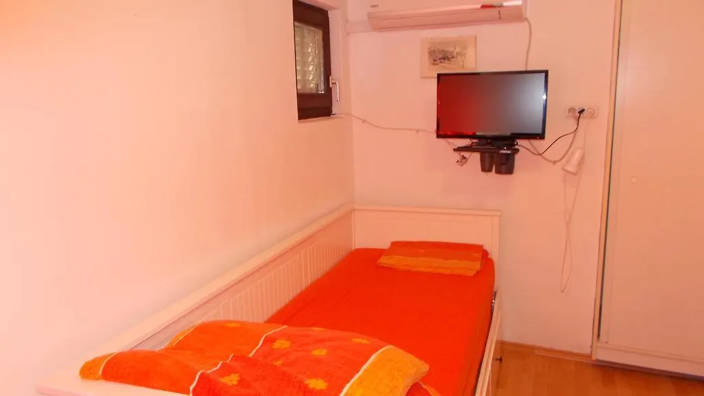 Guest House Accommodation Rupine Premantura 2*,  Kroatien