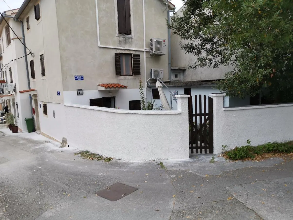 Guest House Accommodation Rupine Premantura