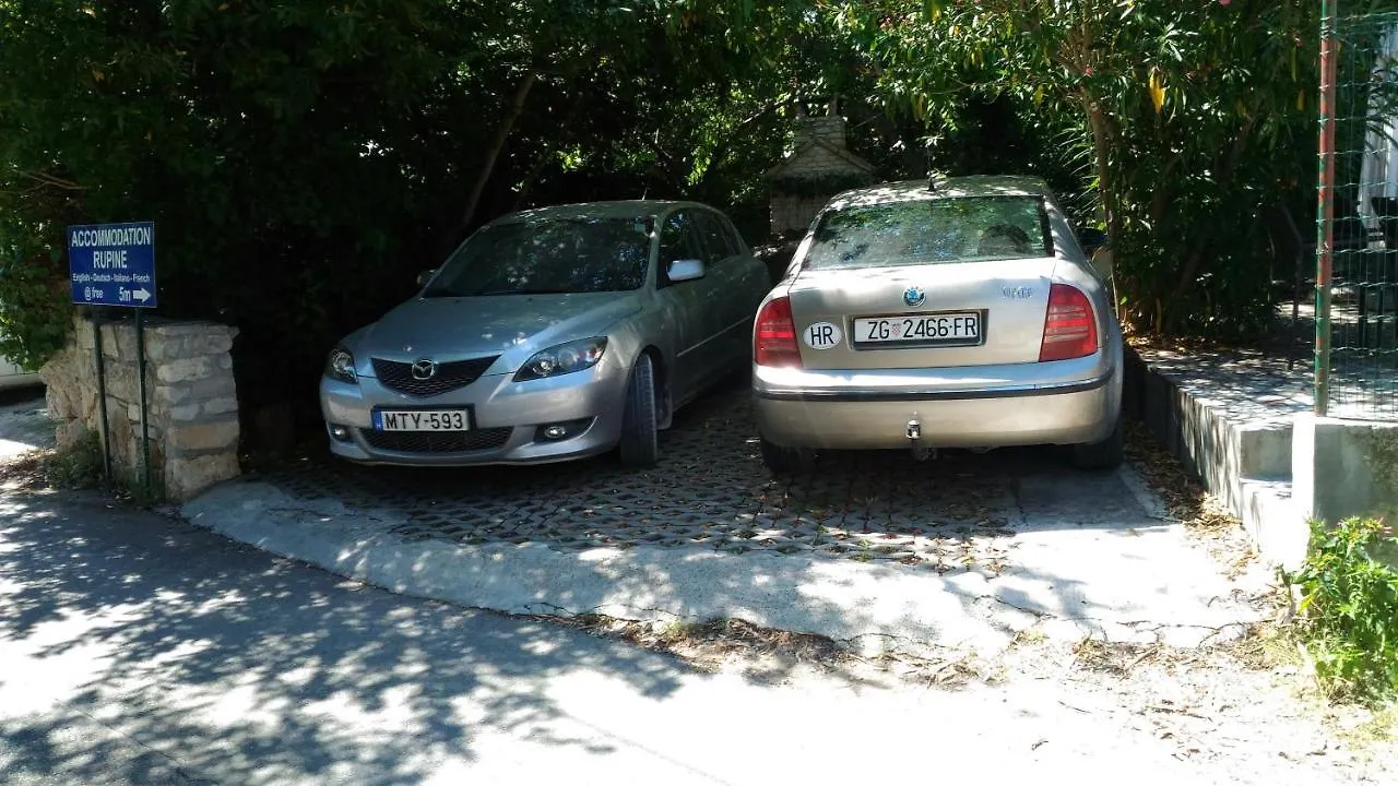 Guest House Accommodation Rupine Premantura