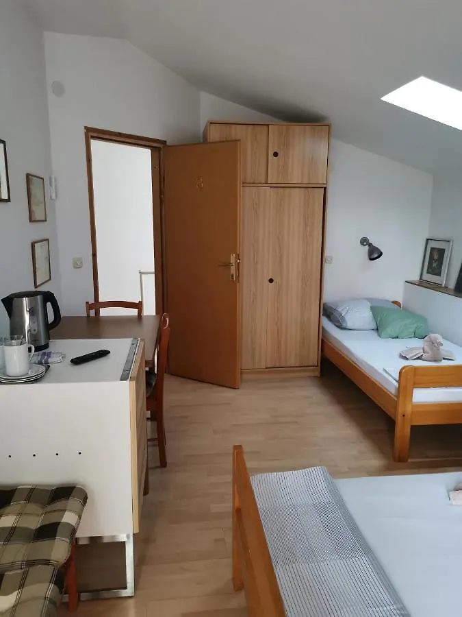 **  Guest House Accommodation Rupine Premantura Kroatien